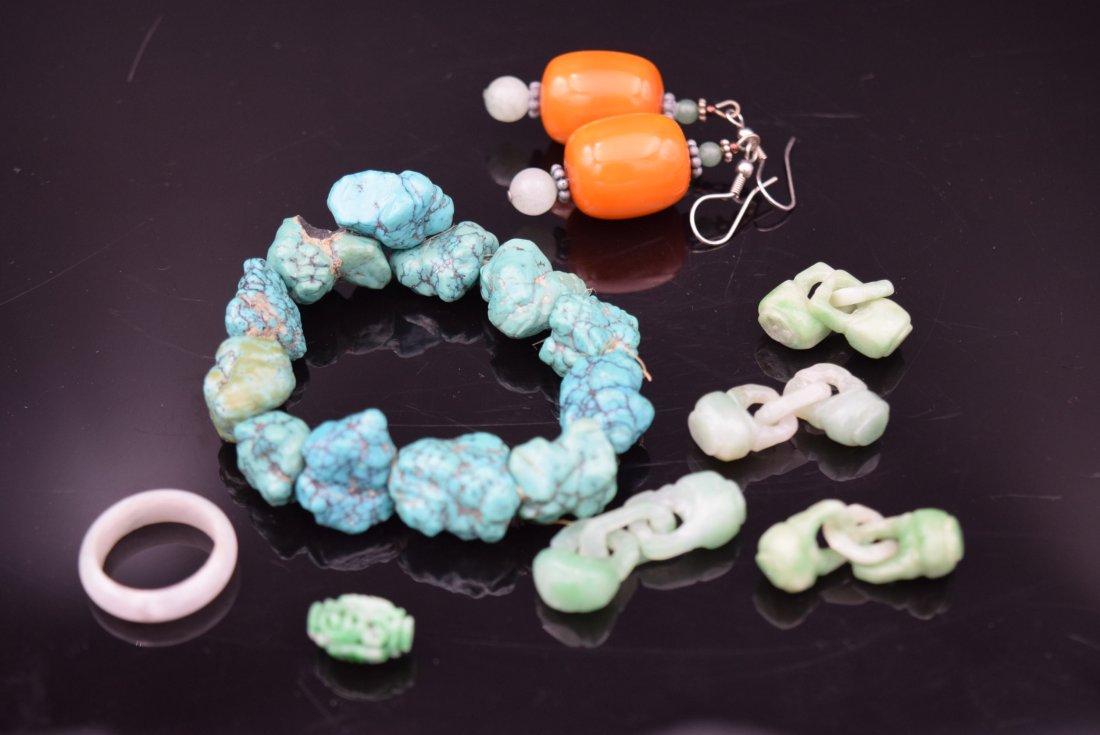 Chinese Carved Jade, Ear Rings (1 of 6)