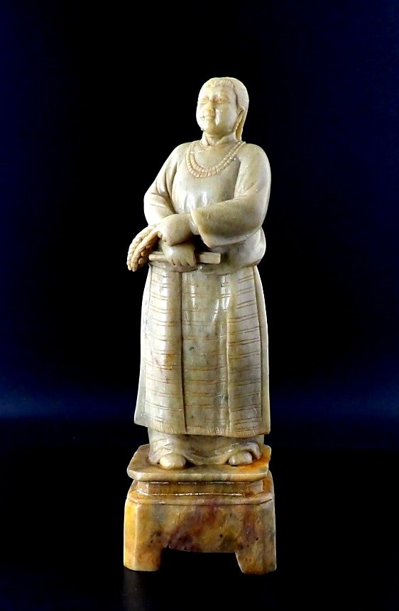 Chinese Carved Shoushan Stone Figure (1 of 7)