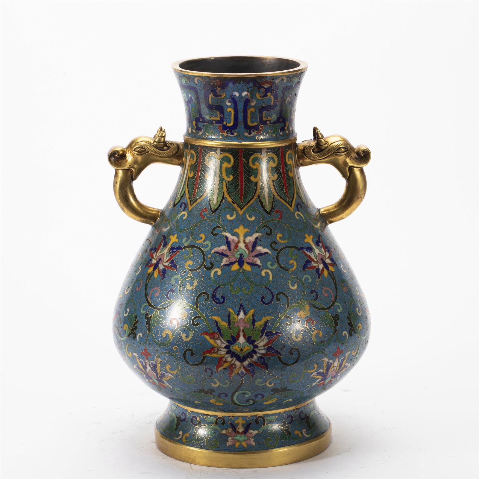 A CLOISONNE ENAMEL VASE WITH DOUBLE HANDLES (1 of 10)