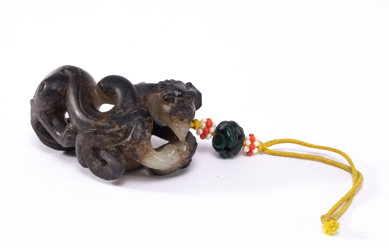 A CHINESE CARVED JADE CHILONG PENDANT (1 of 8)