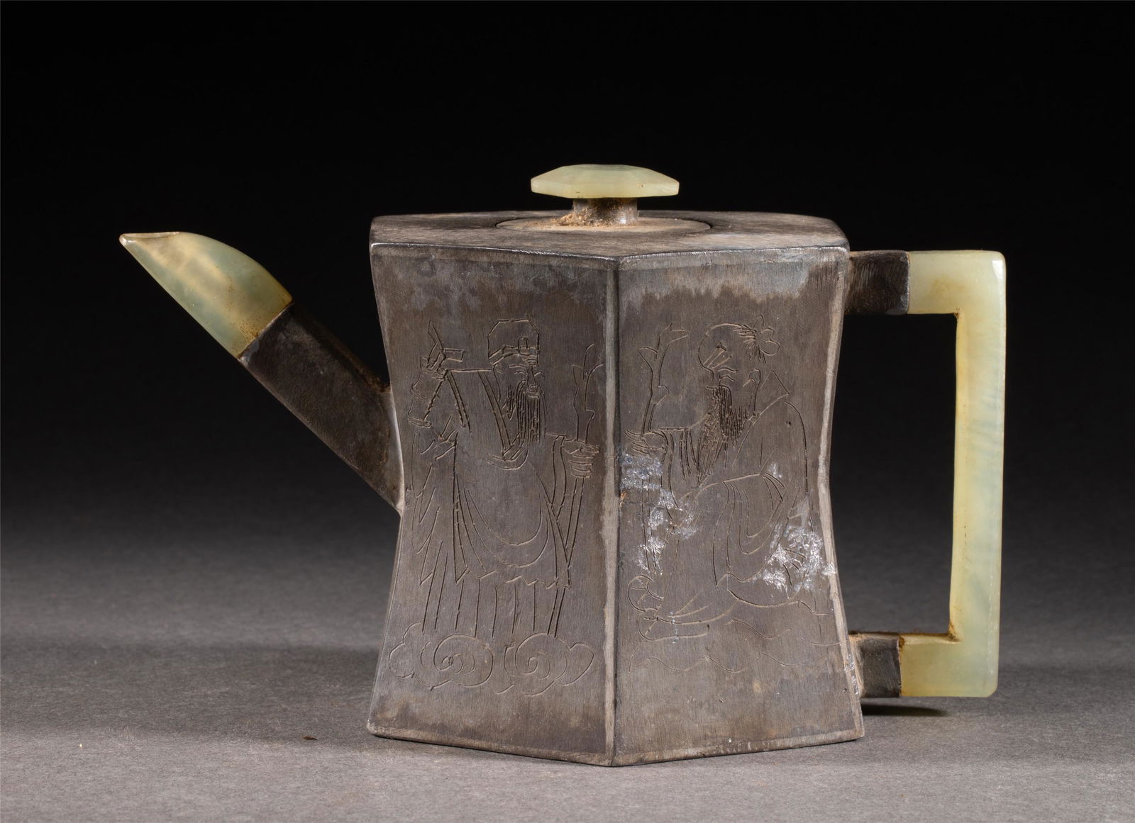 A CHINESE HEXAGONAL TEAPOT (1 of 9)