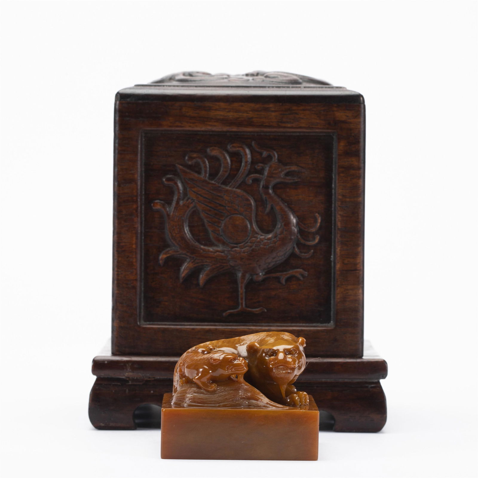A CHINESE CARVED SOAPSTONE BEAST SEAL (1 of 8)