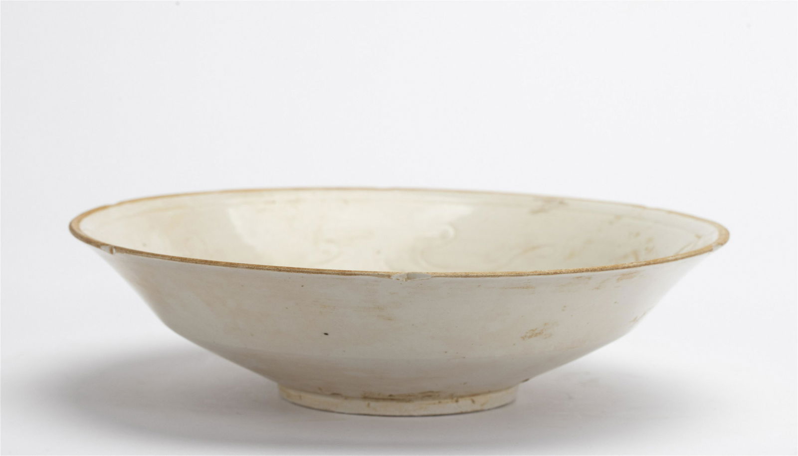 A CHINESE TING-WARE PROCELAIN BOWL (1 of 9)