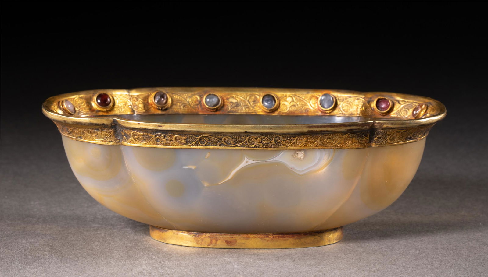 A HARDSTONES INLAID GILDING MOUNTED AGATE BOWL (1 of 8)