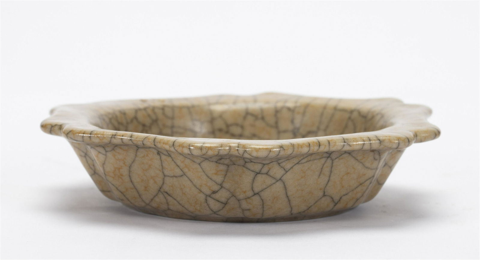 A CHINESE GE-WARE LODED DISH (1 of 8)