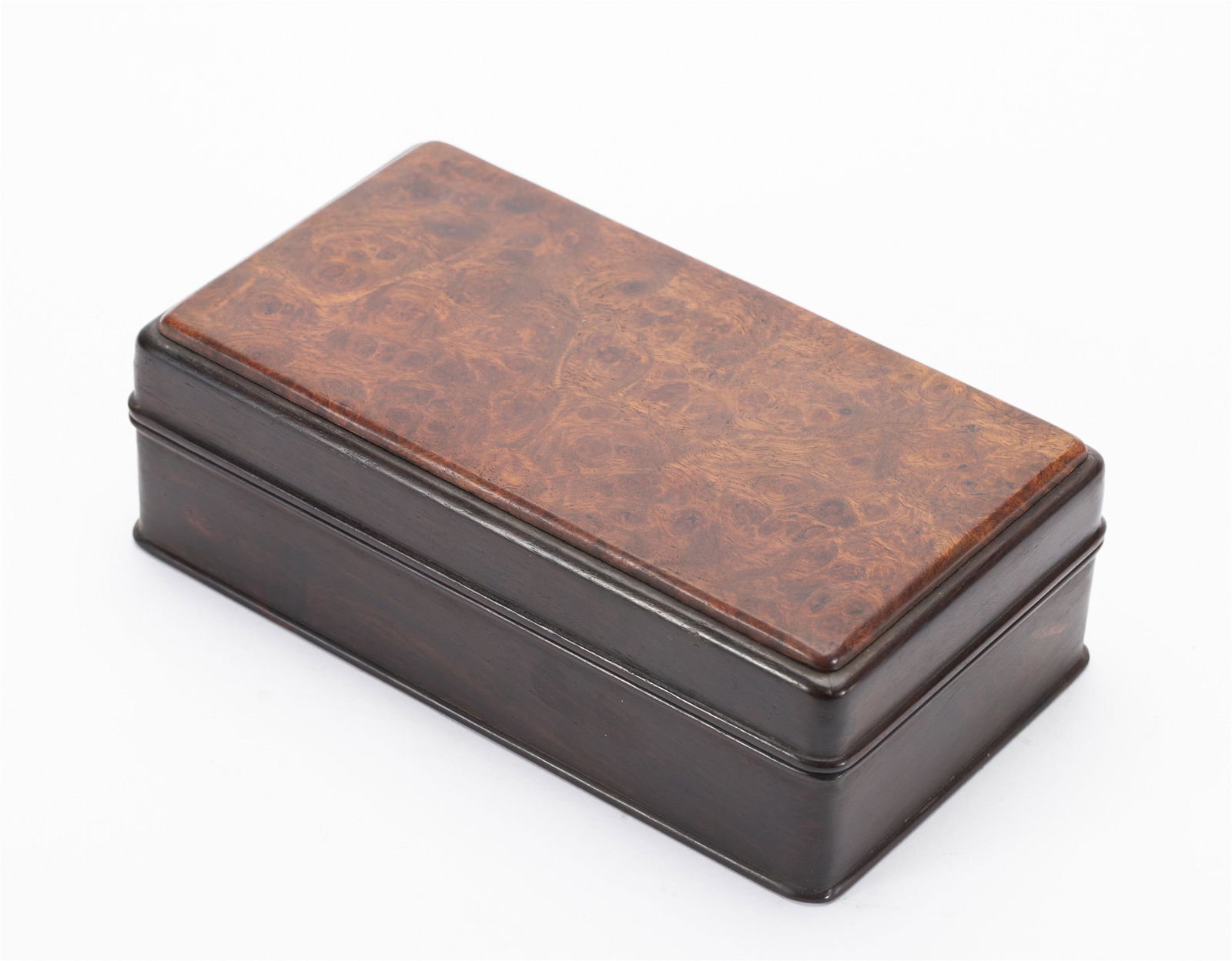 A CHINESE RECTANGULAR ROSEWOODZITAN BOX WITH COVER (1 of 7)