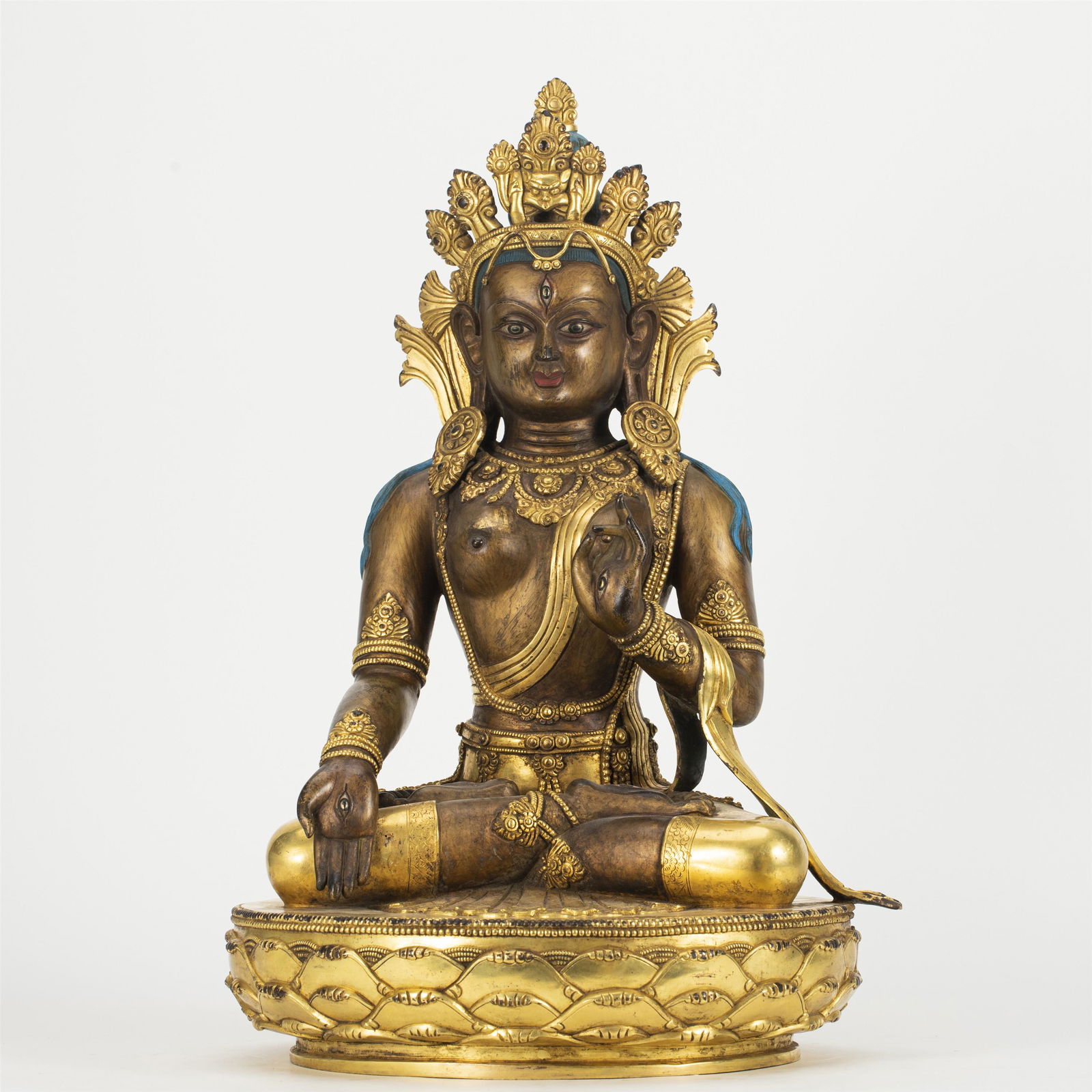 A BRONZE-GILT FIGURE OF WHITE TARA (1 of 11)