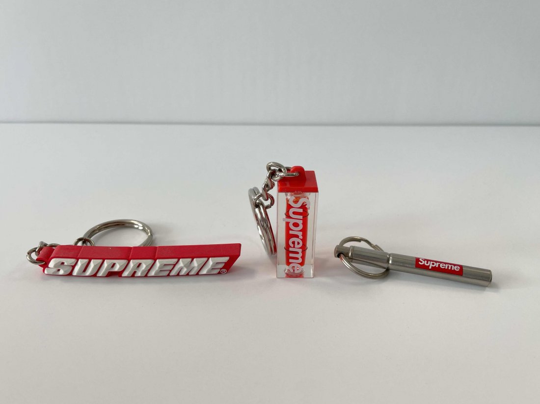Supreme 16 S/S Steel Pen Keychain (1 of 1)