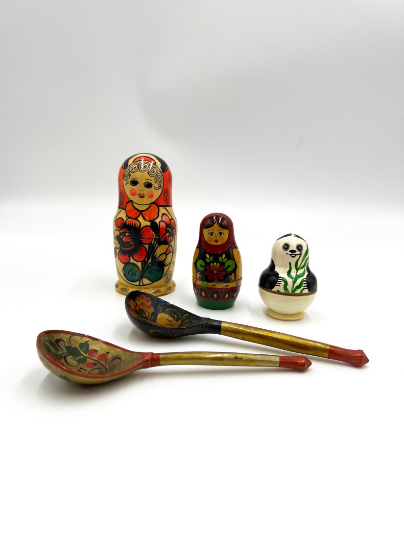 Russian Nesting Dolls and Hand-Painted Spoons (1 of 9)