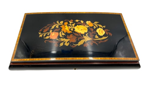 Sorrento, Italy. Marquetry Inlaid Jewelry / Music Box, Italy