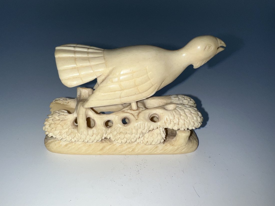 Mid Century Yupik Musk Ox Ivory Whale Carving Of Bird: Excellent condition . See pictures for details as part of description. Measures 4 inches long x 2.24 inches high x 1.24 inches deep.