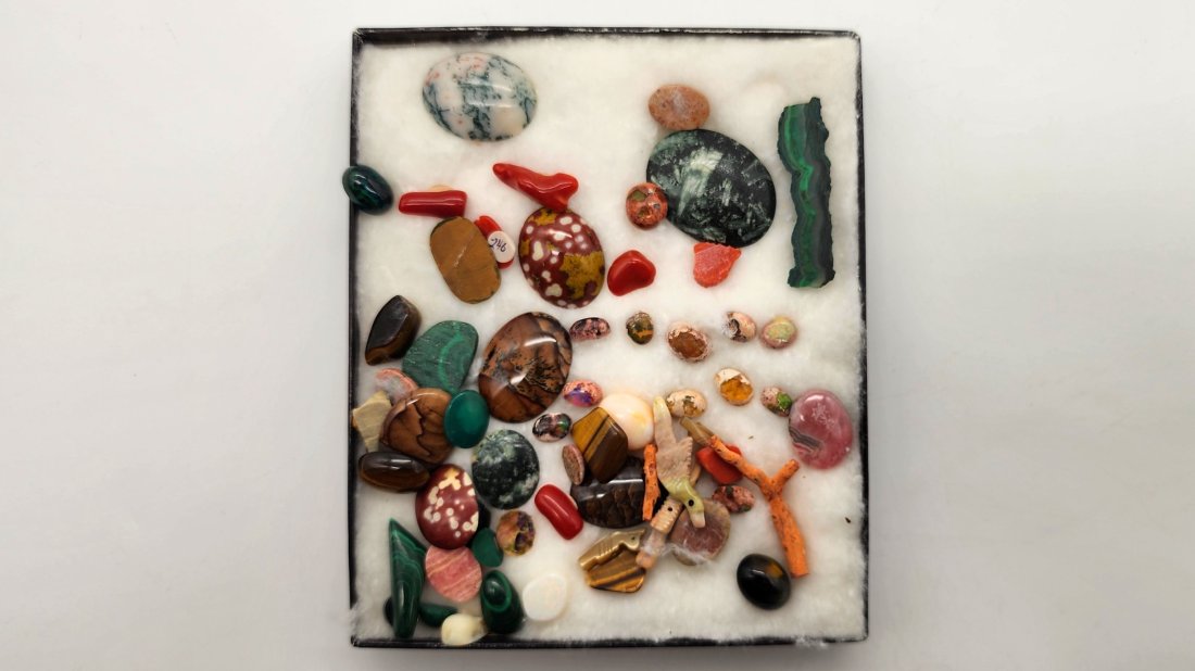 Lot of Assorted Native Multi Material Carved Fetishes and Stone Cabochons (1 of 1)