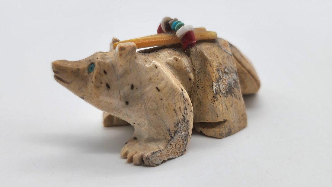 Native Zuni Carved Stone Bear Fetish (1 of 2)