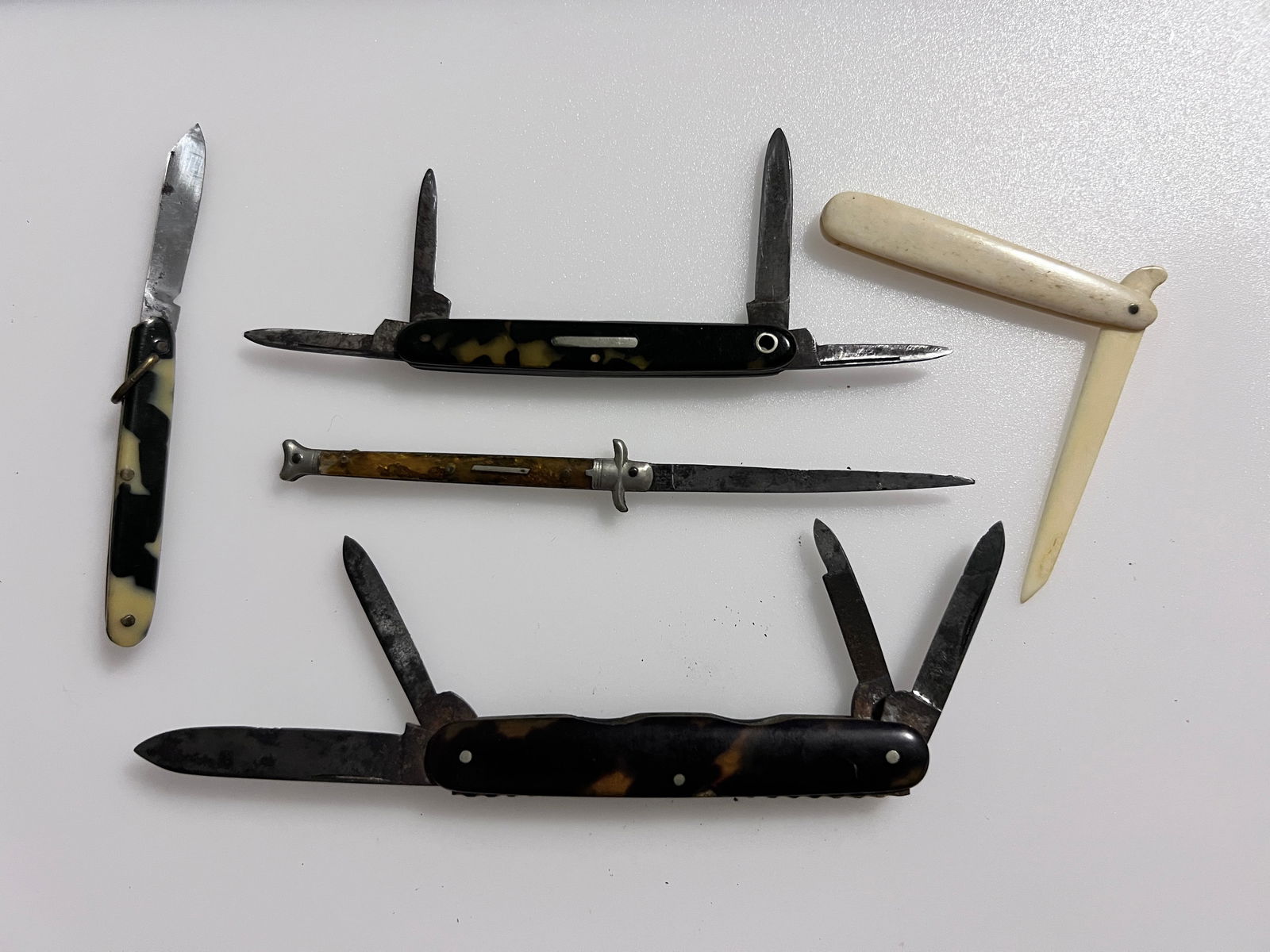 5 Antique Pocket Knives (1 of 12)