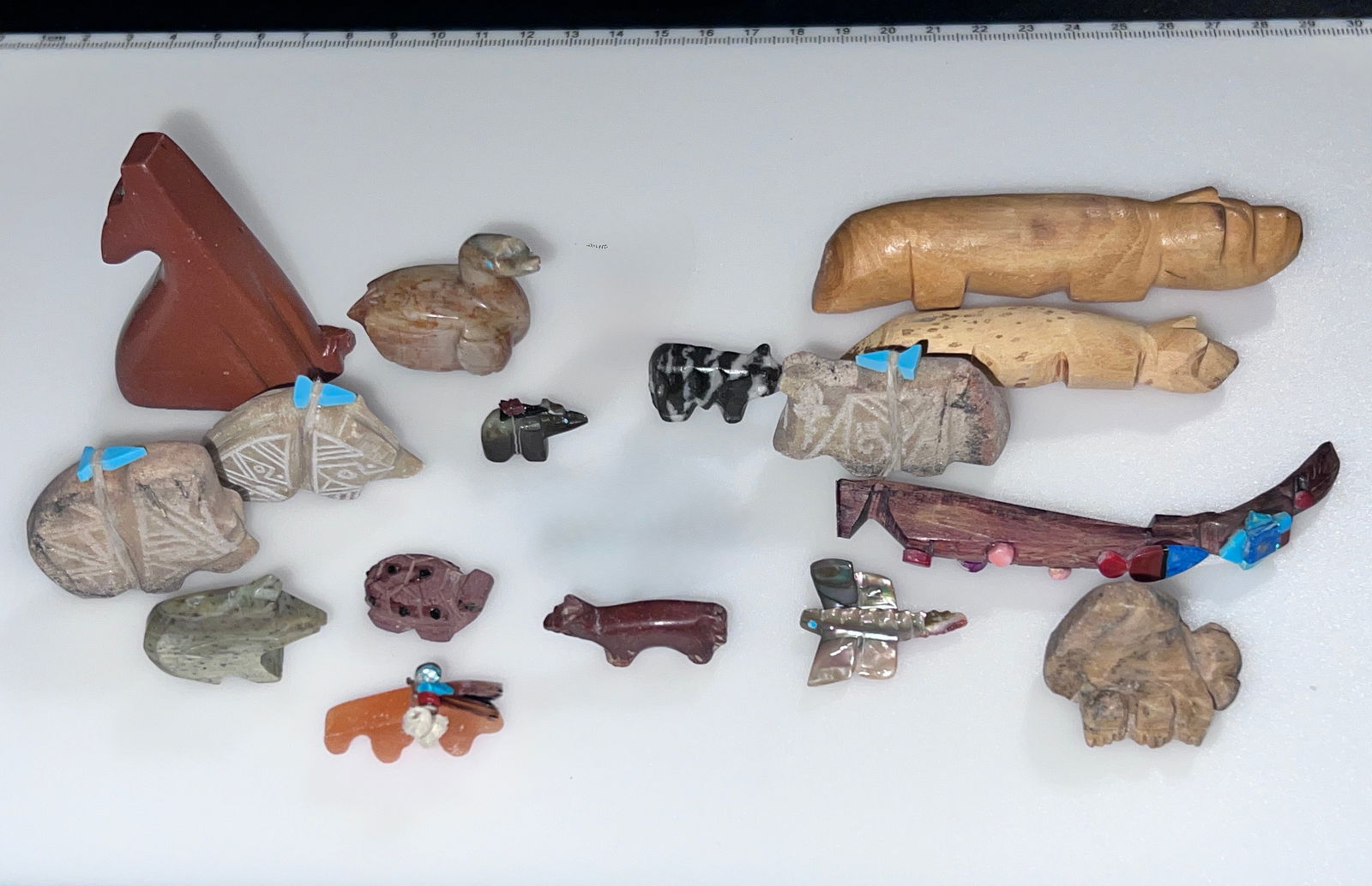 16 Vintage Native Zuni Fetishes (1 of 2)