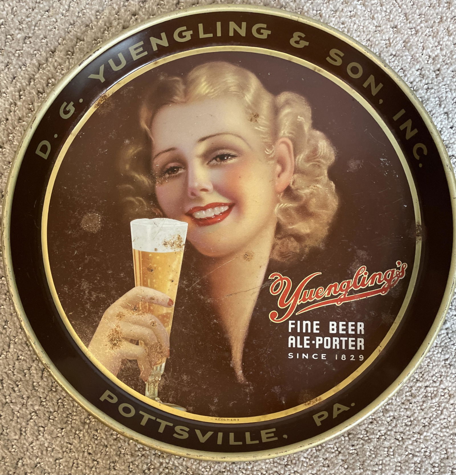 ORIGINAL YUENGLING BEER ALE ADVERTISING TRAY WITH GIRL (1 of 4)