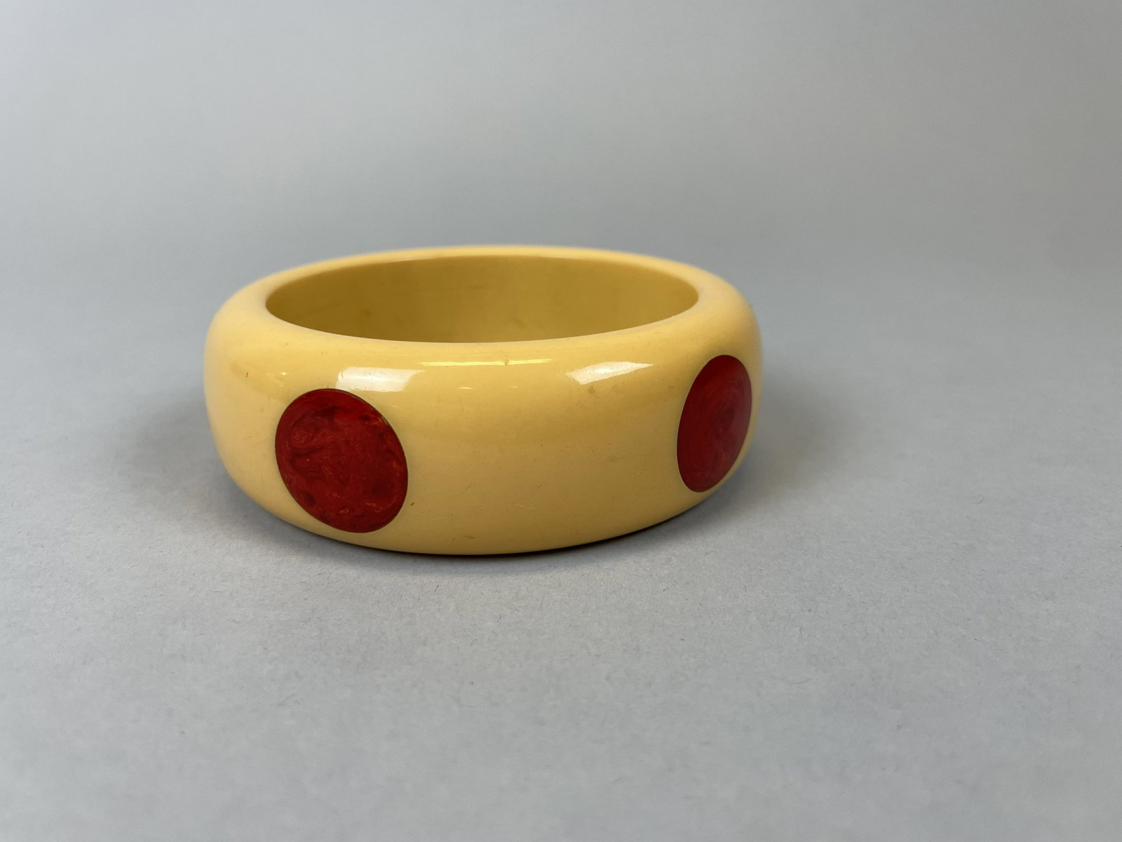 Vintage Bakelite Bangle Bracelet (1 of 3)