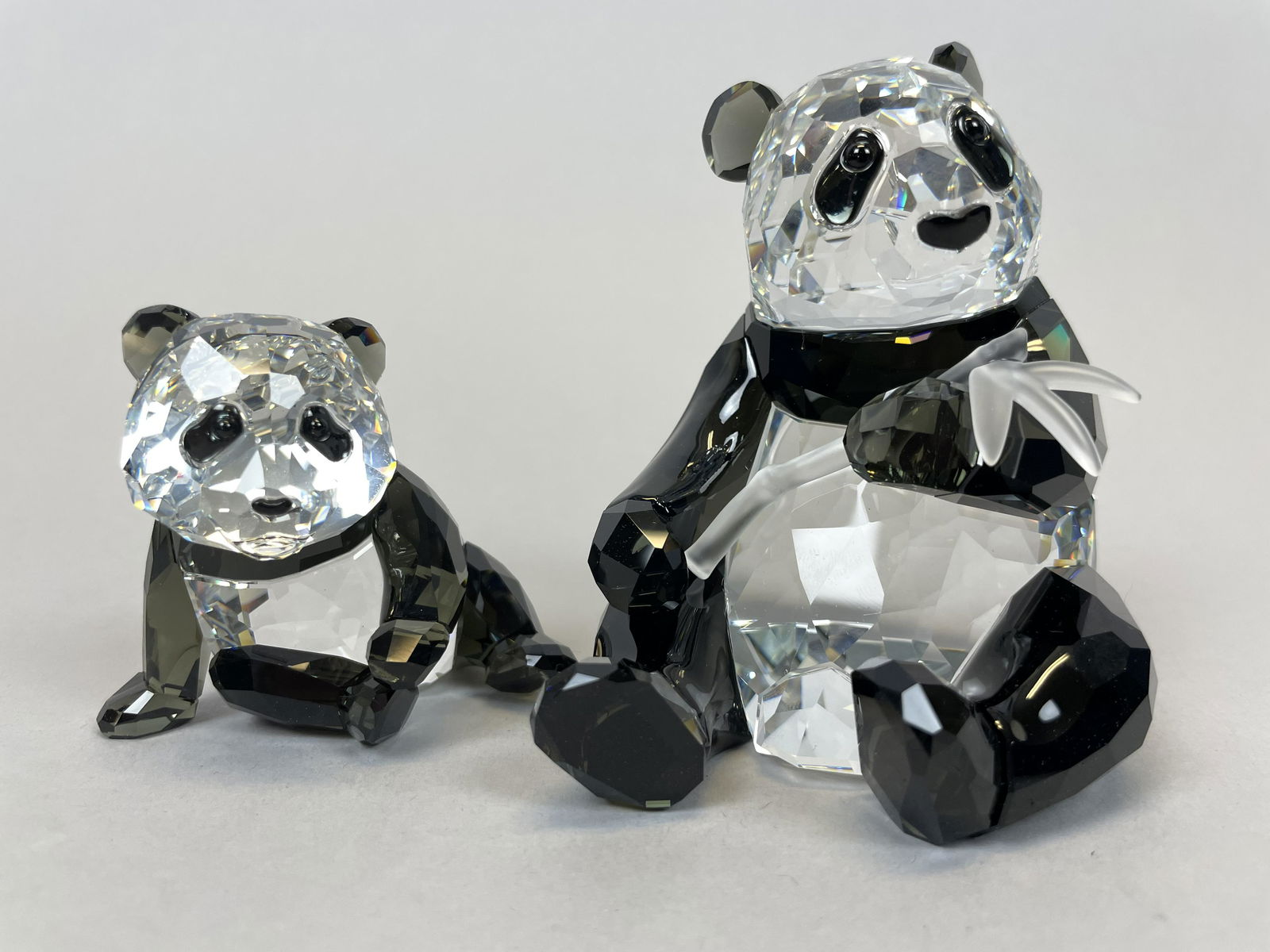 Swarovski Endangered Wildlife Pandas Figurines 900918 (1 of 8)