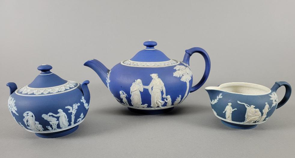 Antique Wedgewood Jasperware Teapot w/ Cream & Sugar (1 of 20)