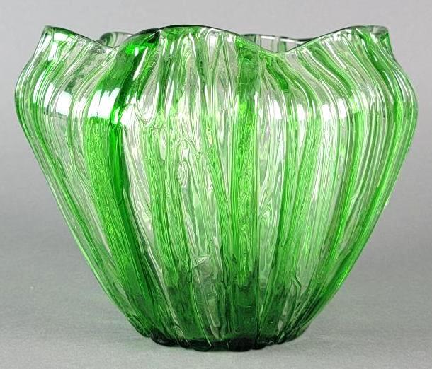 Antique Bohemian Loetz Green Texas Uranium Glass Vase c. 1905 (1 of 6)