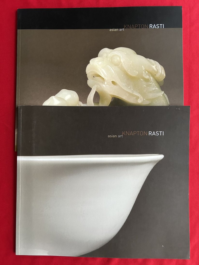2 Famous Dealer Knapton Rasti 2003 2004 Asian Art Exhibition Catalog: 2 Famous Dealer Knapton Rasti 2003 2004 Asian Art Exhibition Catalog, very good condition!