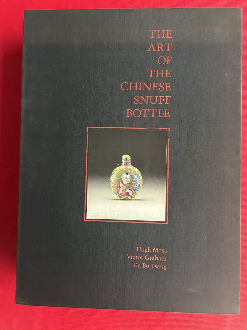Hugh Moss The Art of The Chinese Snuff Bottles 2 Volumes (1 of 3)