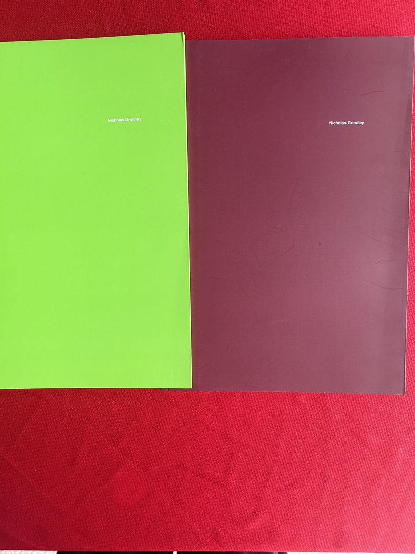 2 Famous Dealer Nicholas Grindley 2004 2006 Chinese Art Catalog: 2 Famous Dealer Nicholas Grindley 2004 2006 Chinese Art Catalog, very good condition!
