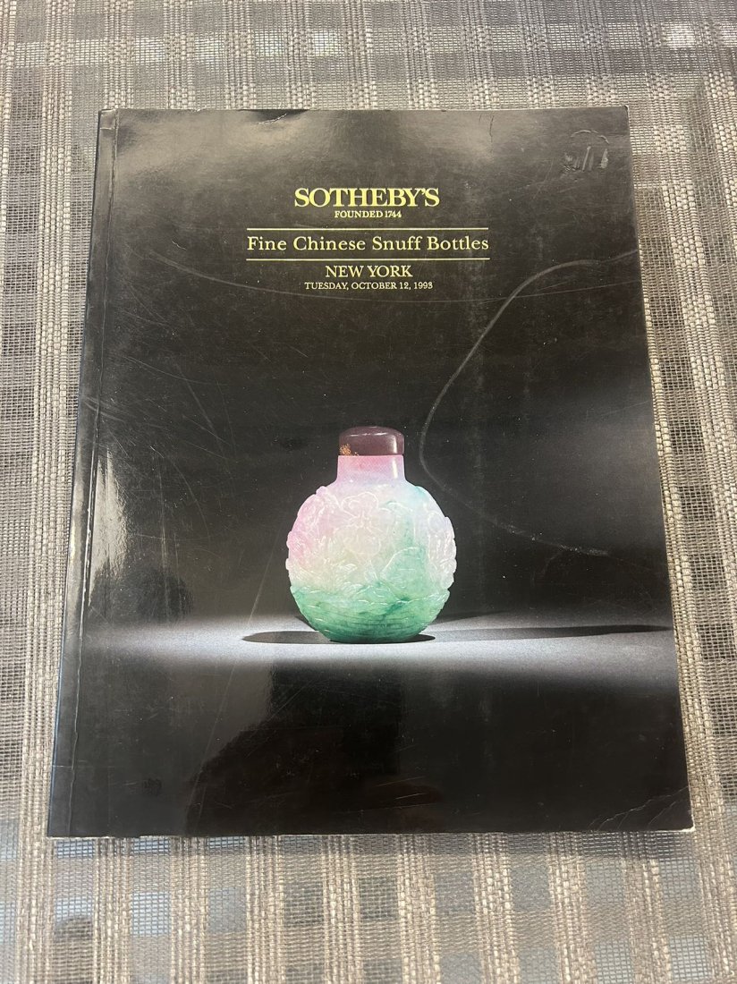 NY Sotheby's 1993 Fine Chinese Snuff Bottles: NY Sotheby's 1993 Fine Chinese Snuff Bottles , good condition!