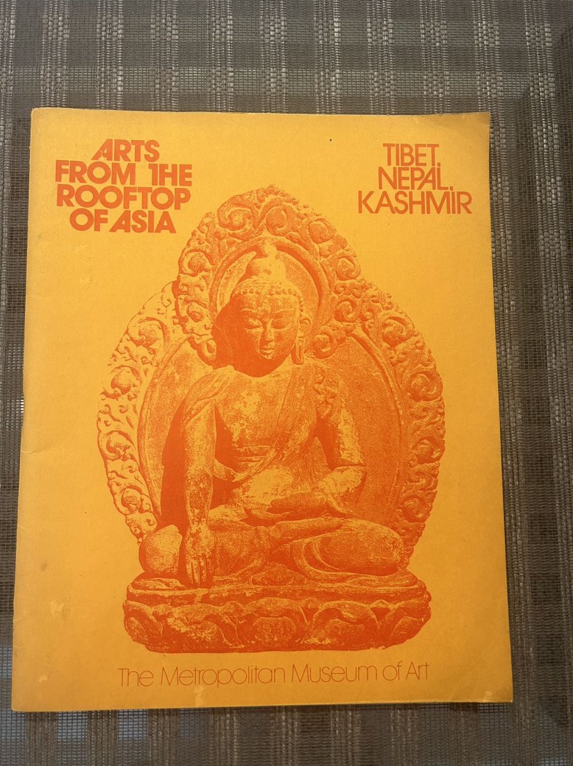 Arts from The Rooftop of Asia Tibet Nepal Kashmir: Arts from The Rooftop of Asia Tibet Nepal Kashmir , published in 1971, good condition!