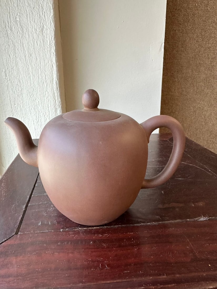 Private collection of YIXING ZISHA Tea Pot 21 (1 of 8)