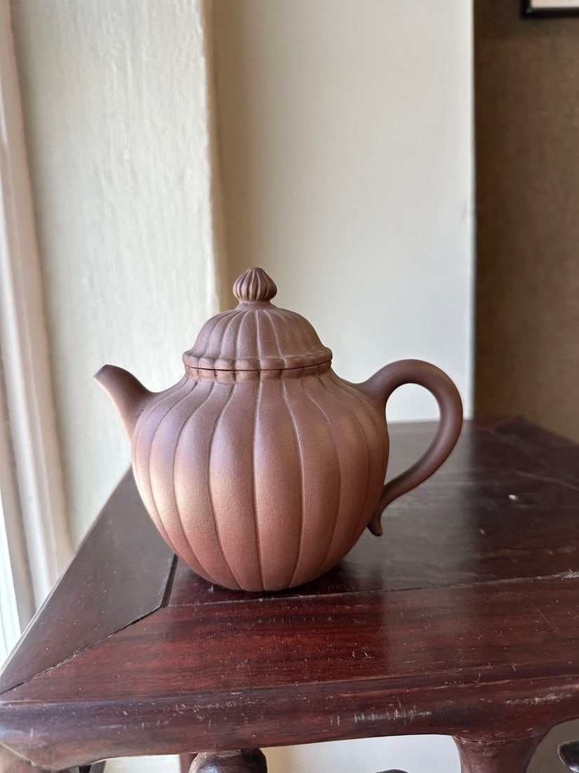 Private collection of YIXING ZISHA Tea Pot 23 (1 of 9)