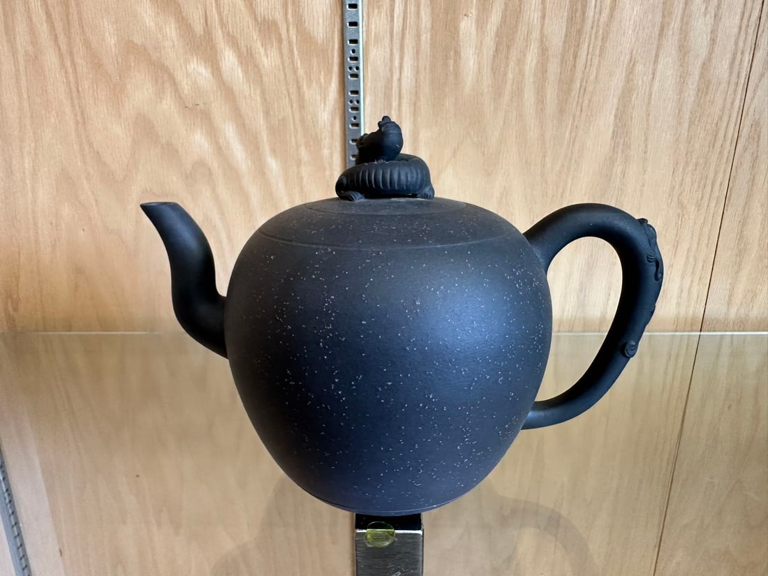 Private Collection of YIXING ZISHA Teapot 9 (1 of 15)