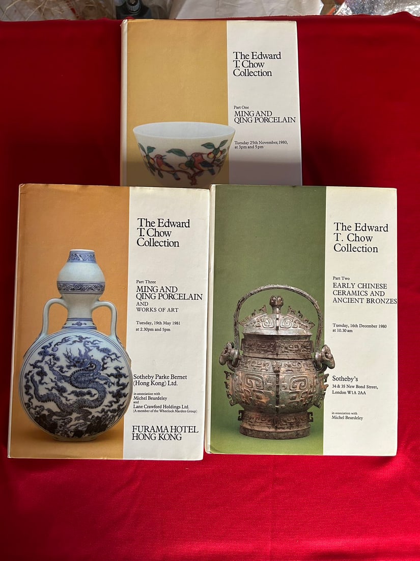 HK Sotheby's 1980--1981 The Edward T Choiw Collection of Chinese Works of Art (3 Volumes): HK Sotheby's 1980--1981 The Edward T Choiw Collection of Chinese Works of Art (3 Volumes) , highly important , hard cover and very good condition!