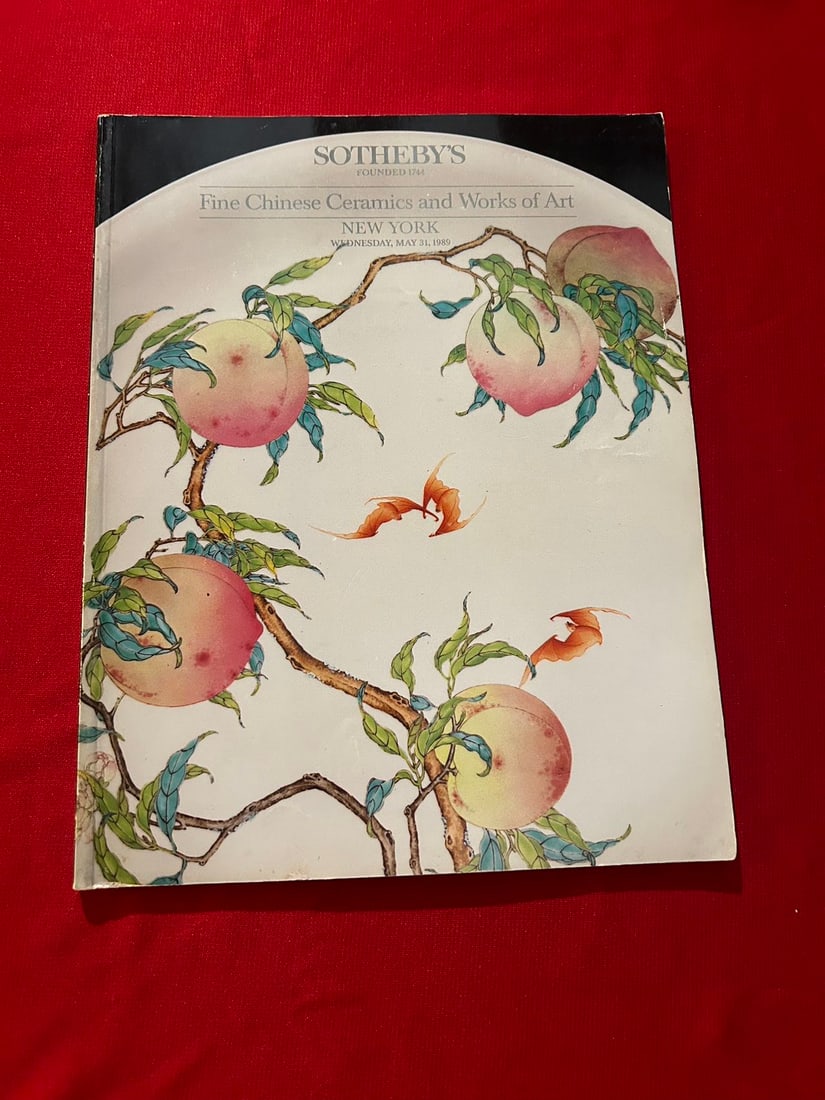NY Sotheby's 1989 Fine Chinese Ceramics and Works of Art: NY Sotheby's 1989 Fine Chinese Ceramics and Works of Art , good condition!