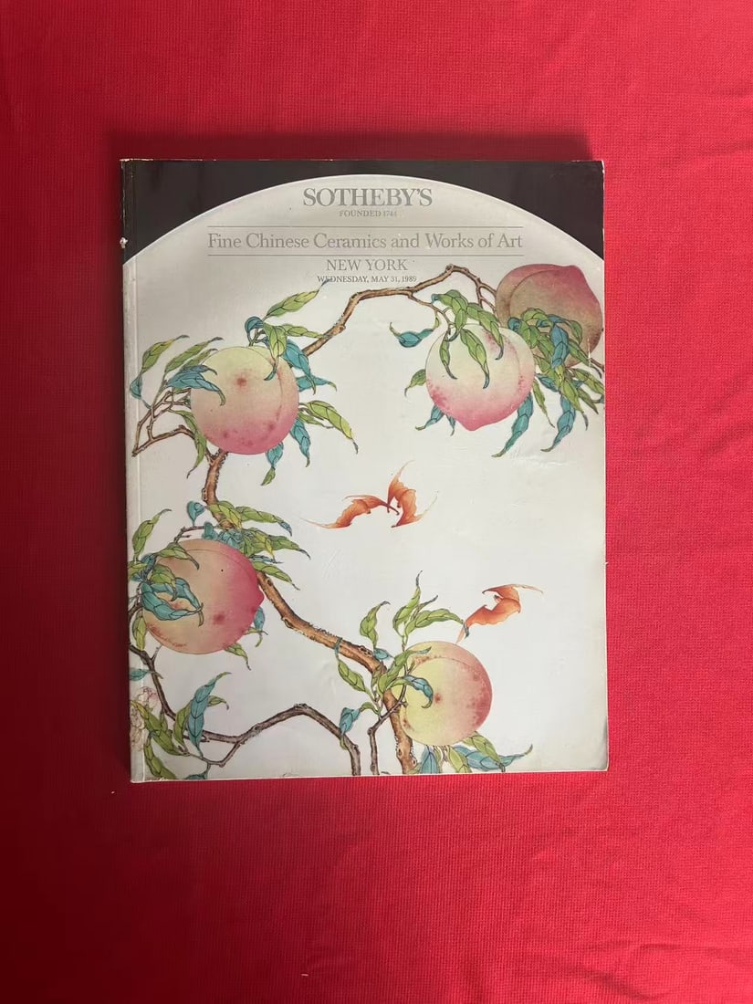 NY Sotheby's 1989 Fine Chinese Ceramics and Works of Art: NY Sotheby's 1989 Fine Chinese Ceramics and Works of Art , good condition!