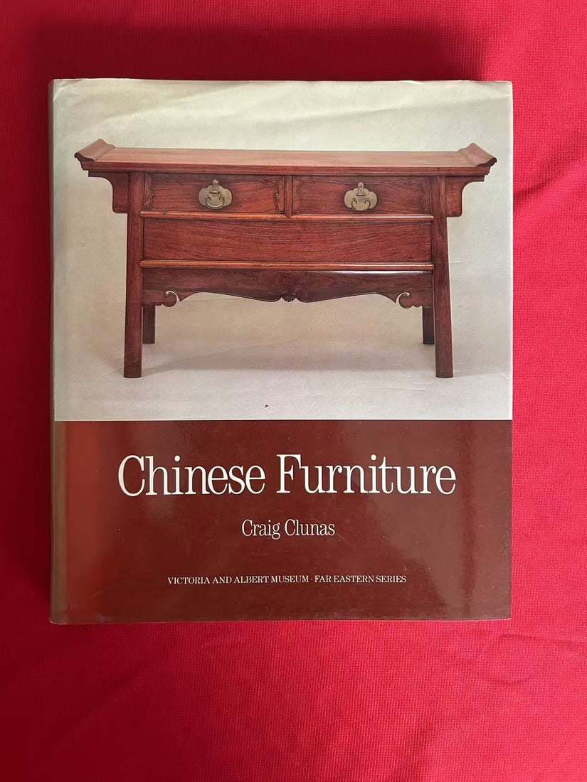 Chinese Furniture by Craig Clunas: Chinese Furniture by Craig Clunas , published in 1988 , hard cover and good condition!