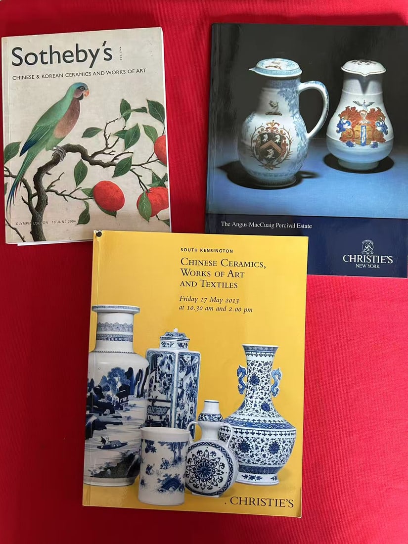 3 Volumes Auction Catalogs for Asian Art: 3 Volumes Auction Catalogs for Asian Art , good condition!
