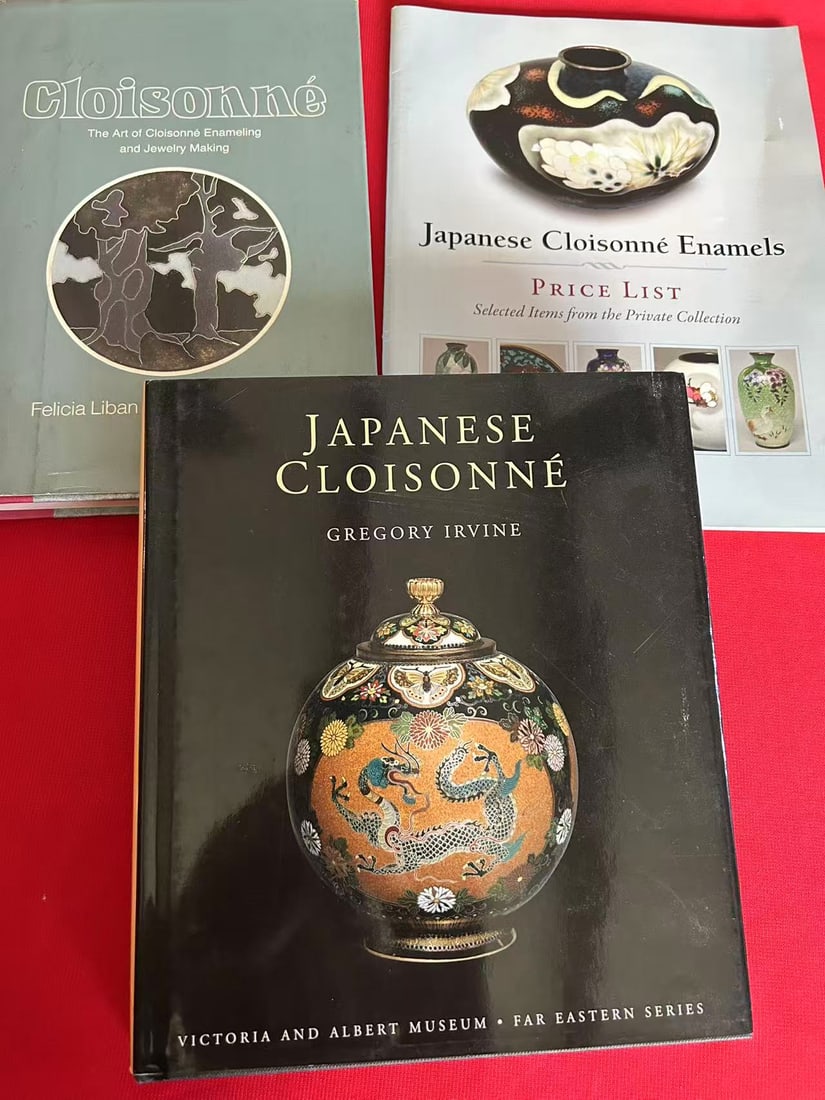 3 Books about Oriental Cloisonne (5): 3 Books about Oriental Cloisonne (5) , good condition!