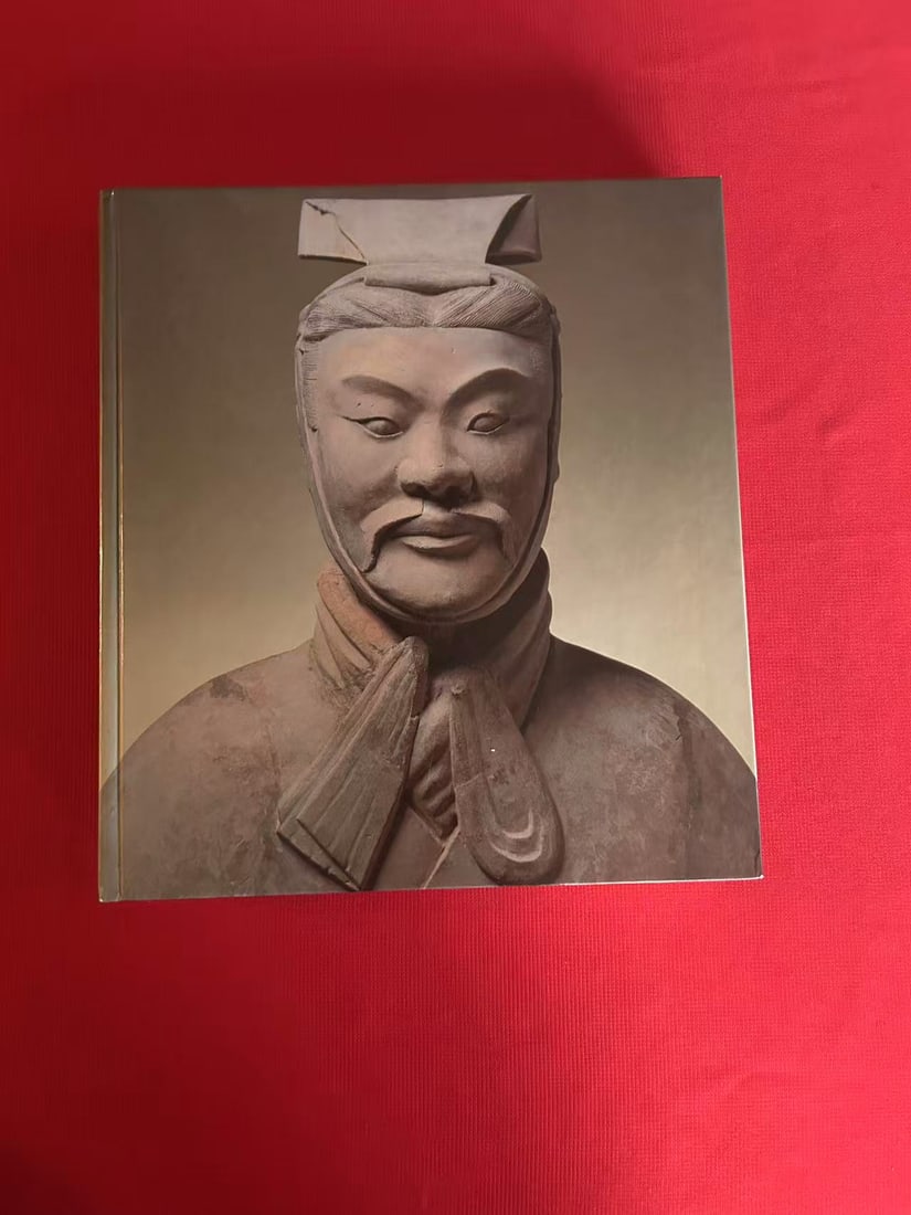 KUNSTSCHATZE AUS CHINA: KUNSTSCHATZE AUS CHINA , published in 1982, hard cover and good condition!
