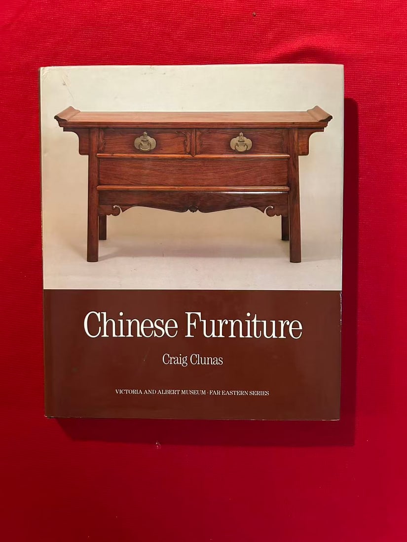 Chinese Furniture by Craig Clunas: Chinese Furniture by Craig Clunas , published in 1988, hard cover and good condition!
