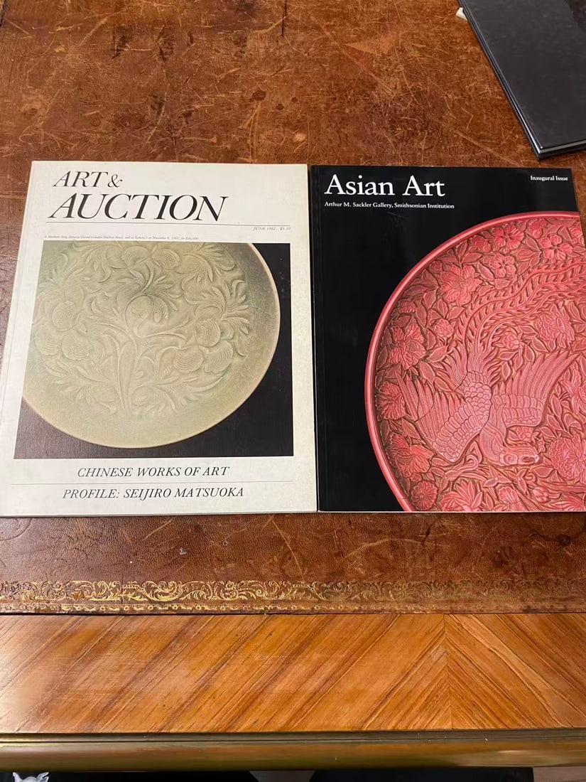2 Volumes CHINESE WORKS OF ART by SEIJIRO MATSUOKA and Arthur M. Sackler Gallery: 2 Volumes CHINESE WORKS OF ART by SEIJIRO MATSUOKA and Arthur M. Sackler Gallery , good condition!