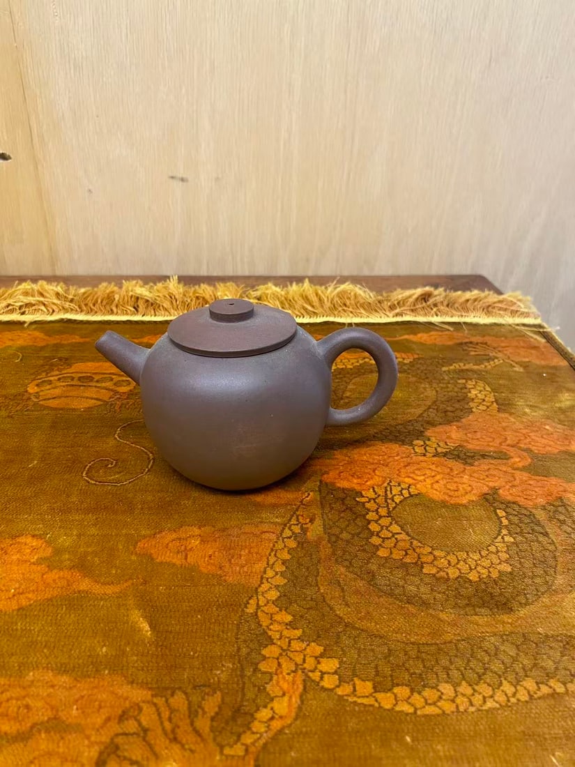 Private Collection of Chinese Yixing Zisha, No. 1: Private Collection of Chinese Yixing Zisha, No. 1, size H 2 3/4 in !