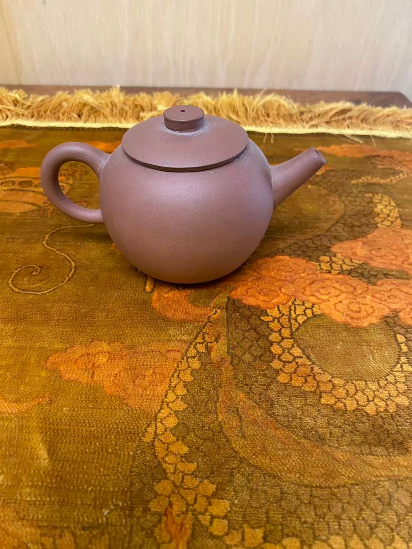 Private Collection of Chinese YIXING ZISHA , No 2: Private Collection of Chinese YIXING ZISHA , No 2, size H 2 1/2 in !