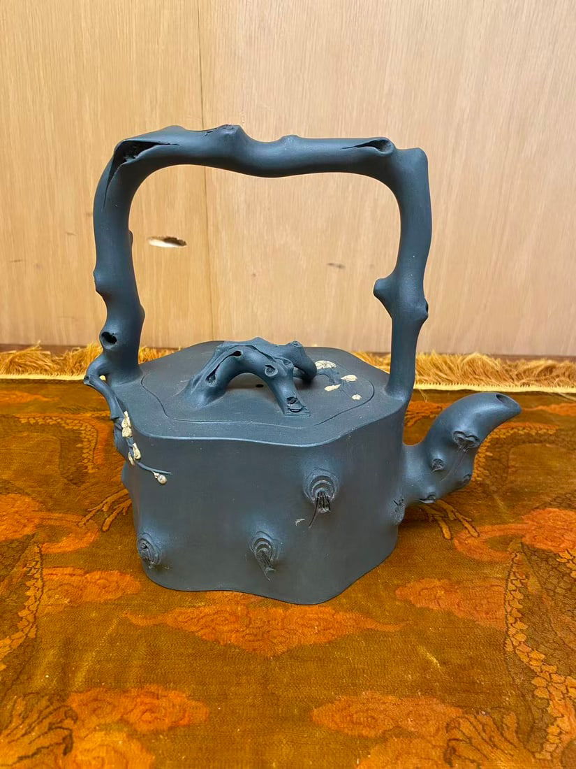 Private Collection of Chinese YIXING ZISHA , No 9: Private Collection of Chinese YIXING ZISHA , No 9, size H 8 * L 8 in.