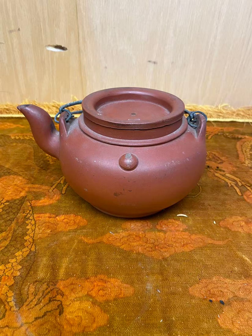 Private Collection of Chinese YIXING ZISHA , No 26 (1 of 7)