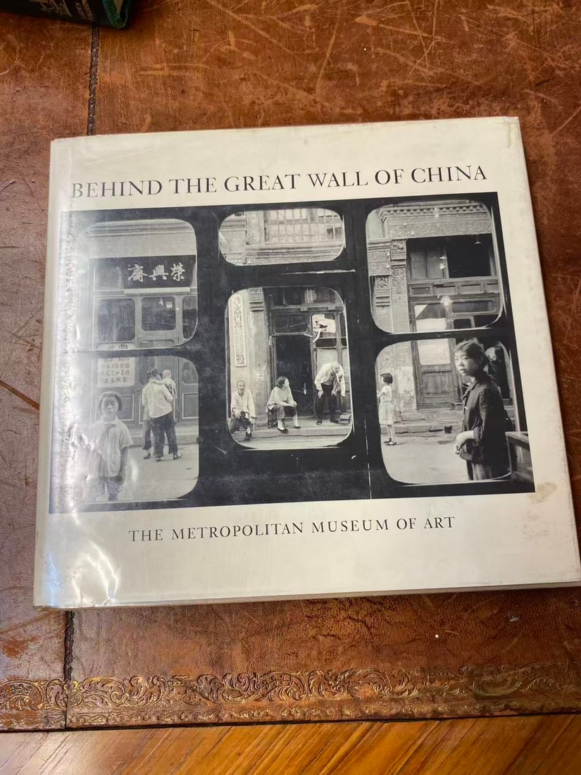 BEHIND THE GREAT WALL OF CHINA: BEHIND THE GREAT WALL OF CHINA , published in 1972 by The Metropolitan Museum of Art, hard cover and good condition!
