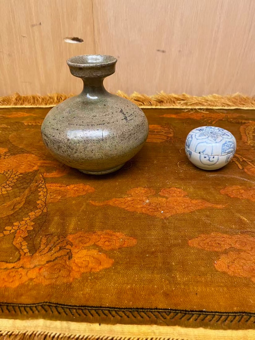 Private Collection of Chinese Ceramics, No 32 (1 of 8)