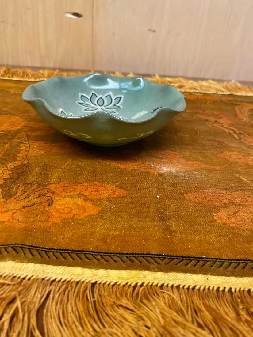 Private Collection of Chinese Ceramics, No 60: Private Collection of Chinese Ceramics, No 60, size D 5 3/4 in.