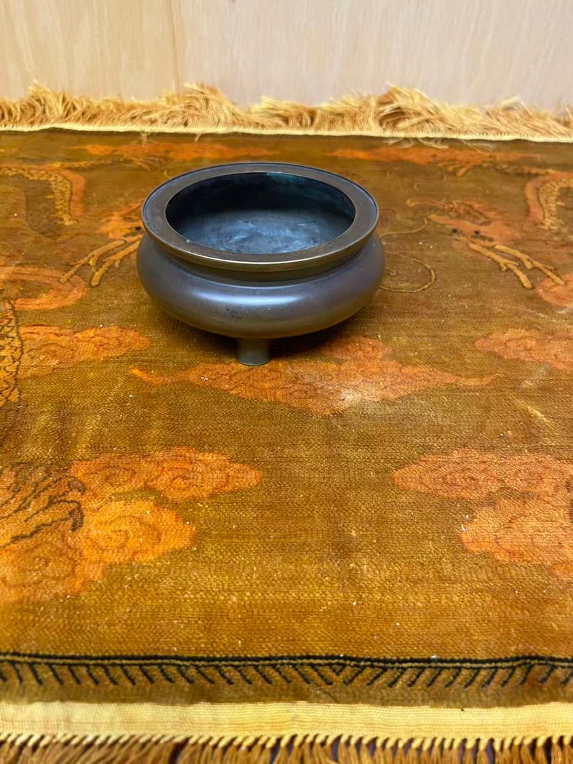 Private Collection of Chinese Decorative Art, No 14: Private Collection of Chinese Decorative Art, No 14 , size D 3 1/2 * H 1 1/4 in.