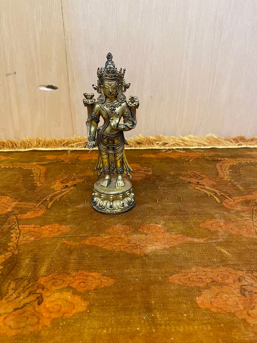 Private Collection of Chinese Decorative Art, No 23: Private Collection of Chinese Decorative Art, No 23v, size H 6 in.